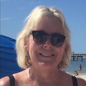 Meet your Posher, Deb